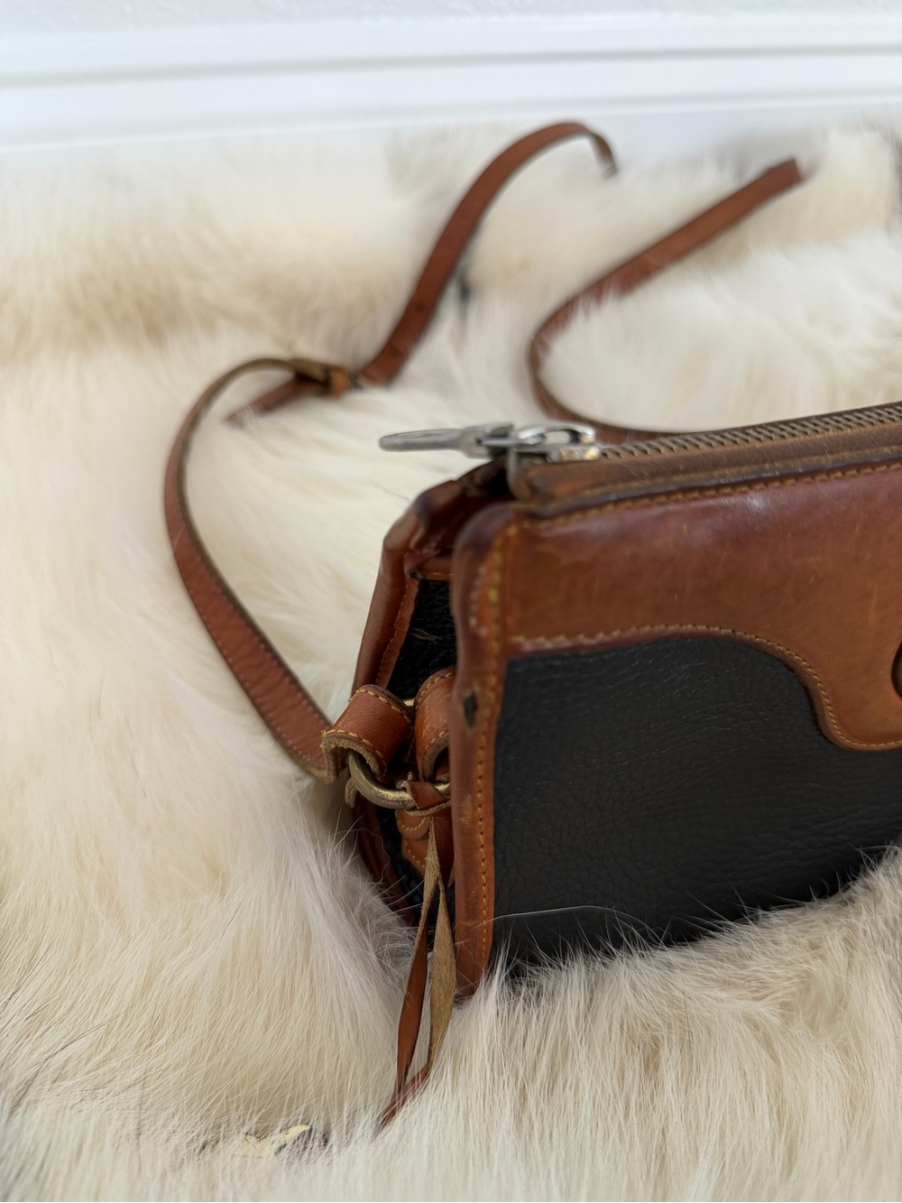 Authentic Vintage Dooney & Bourke All-Weather Leather (AWL) Crossbody Bag - Picture 10 of 16